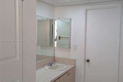 Appartement à louer à North Miami Beach, Floride: 1 chambre, 72.46 m2 № 2385102 - photo 13