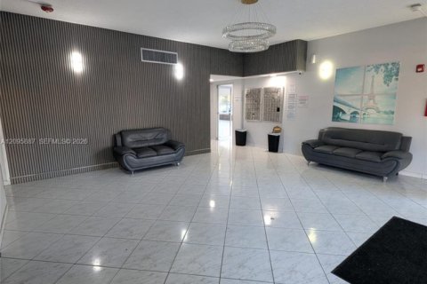 Appartement à North Miami Beach, Floride 1 chambre, 72.46 m2 № 2385102