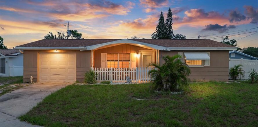 Casa en Holiday, Florida 2 dormitorios, 96.25 m2 № 2377496