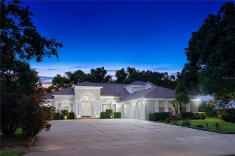 House in Winter Springs, Florida 5 bedrooms, 307.04 sq.m. № 1888512 - photo 1