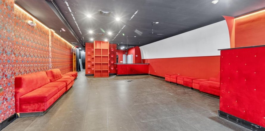 Propiedad comercial en Miami Beach, Florida № 2158561