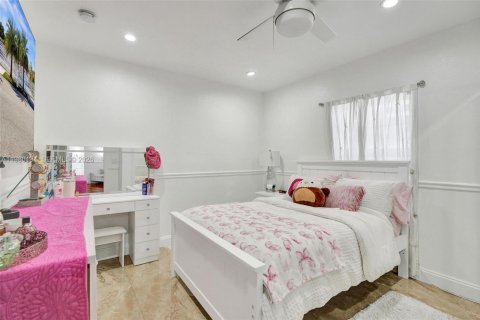 Villa ou maison à vendre à Miami, Floride: 5 chambres, 274.99 m2 № 2048656 - photo 17