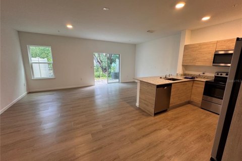 Adosado en venta en Orlando, Florida, 3 dormitorios, 156.73 m2 № 2205123 - foto 3