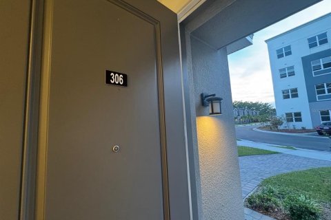 Adosado en venta en Orlando, Florida, 3 dormitorios, 156.73 m2 № 2205123 - foto 2