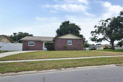 Villa ou maison à Saint Petersburg, Floride 3 chambres, 107.3 m2 № 2295123