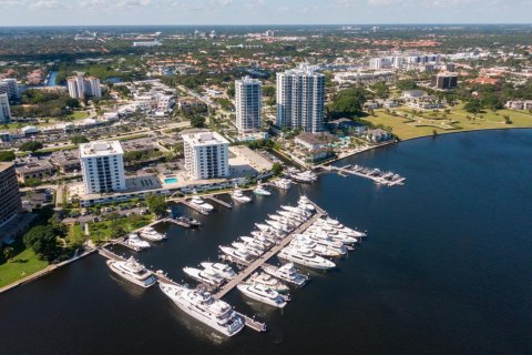 Condo in North Palm Beach, Florida, 2 bedrooms  № 2145993