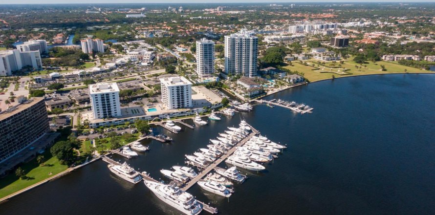 Condo in North Palm Beach, Florida, 2 bedrooms  № 2145993