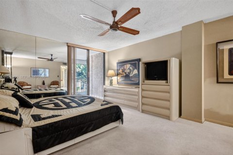 Condo in Hollywood, Florida, 2 bedrooms № 2029601 - photo 26