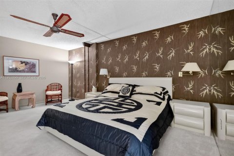 Condo in Hollywood, Florida, 2 bedrooms № 2029601 - photo 27