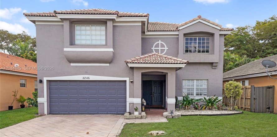 Casa en Miami, Florida 4 dormitorios, 252.32 m2 № 2169498