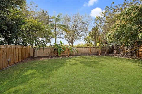 Casa en venta en Miami, Florida, 4 dormitorios, 252.32 m2 № 2169498 - foto 21