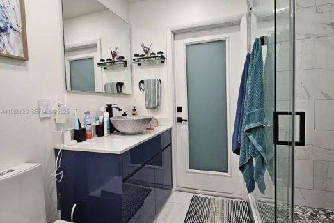 Casa en venta en Cutler Bay, Florida, 3 dormitorios, 93.65 m2 № 1993741 - foto 12