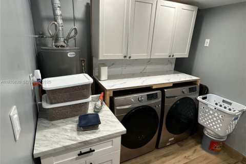 Casa en venta en Cutler Bay, Florida, 3 dormitorios, 93.65 m2 № 1993741 - foto 13