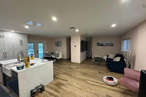 Casa en venta en Cutler Bay, Florida, 3 dormitorios, 93.65 m2 № 1993741 - foto 5