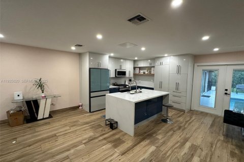 Casa en venta en Cutler Bay, Florida, 3 dormitorios, 93.65 m2 № 1993741 - foto 4