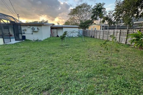 Casa en venta en Cutler Bay, Florida, 3 dormitorios, 93.65 m2 № 1993741 - foto 20