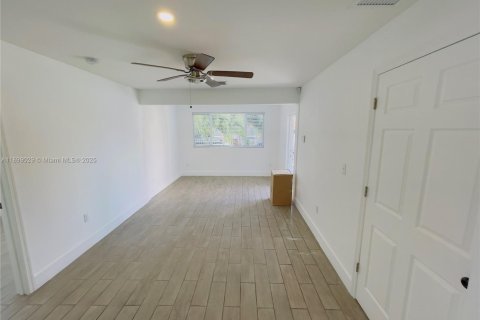 Снять в аренду квартиру в Майами, Флорида 3 спальни, 137.03м2, № 1955472 - фото 3