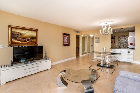 Condominio en alquiler en Hollywood, Florida, 1 dormitorio, 86.21 m2 № 2054847 - foto 3