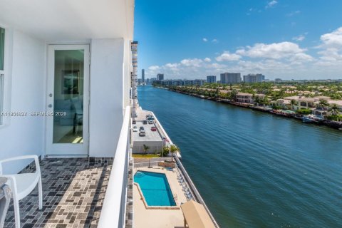 Condominio en alquiler en Hollywood, Florida, 1 dormitorio, 86.21 m2 № 2054847 - foto 10
