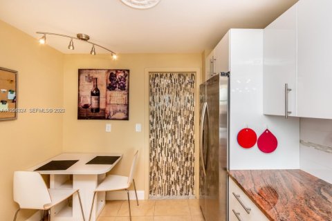 Condominio en alquiler en Hollywood, Florida, 1 dormitorio, 86.21 m2 № 2054847 - foto 6