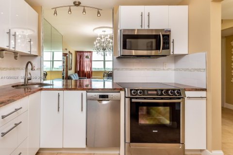 Condominio en alquiler en Hollywood, Florida, 1 dormitorio, 86.21 m2 № 2054847 - foto 4