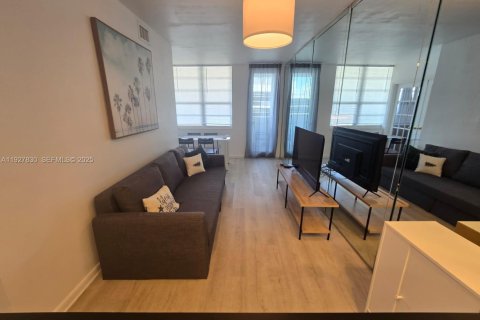 Снять в аренду кондоминиум в Майами-Бич, Флорида 1 спальня, 51.1м2, № 1987021 - фото 5