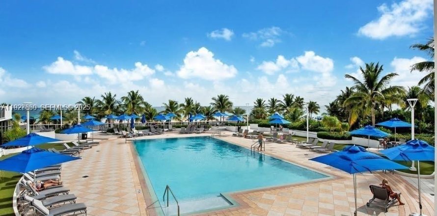 Кондоминиум с 1 спальней в Майами-Бич, Флорида № 1987021