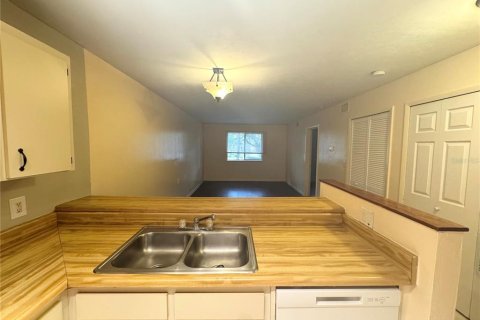 Condo in Gainesville, Florida, 2 bedrooms № 2234712 - photo 5