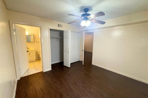 Condo in Gainesville, Florida, 2 bedrooms № 2234712 - photo 10