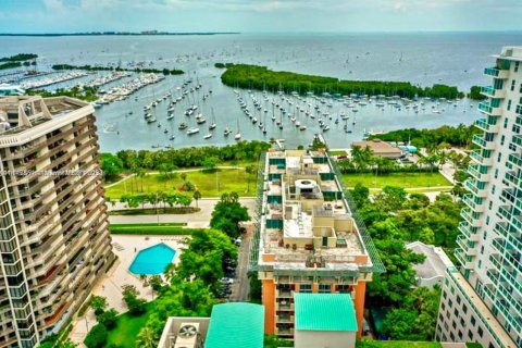 Condo in Miami, Florida, 1 bedroom  № 2053028 - photo 2