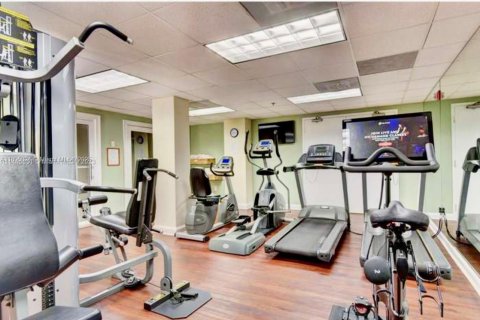 Condo in Miami, Florida, 1 bedroom  № 2053028 - photo 14