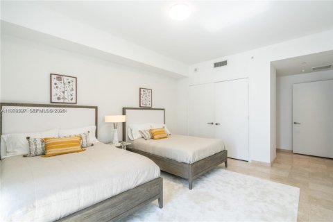 Condominio en alquiler en Miami, Florida, 3 dormitorios, 172.43 m2 № 2046115 - foto 18