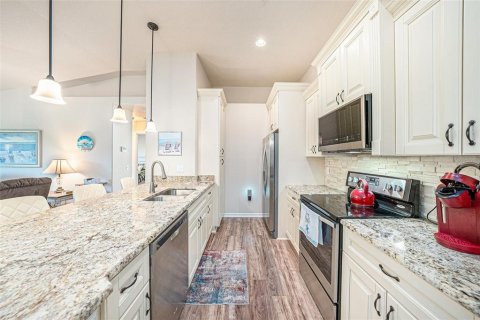 Condo in New Port Richey, Florida, 3 bedrooms  № 1795125 - photo 14
