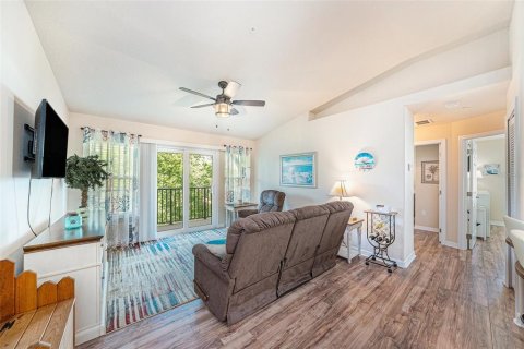 Condo in New Port Richey, Florida, 3 bedrooms  № 1795125 - photo 3
