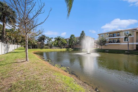 Condo in New Port Richey, Florida, 3 bedrooms  № 1795125 - photo 27