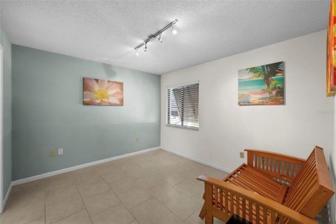 Condo in Sarasota, Florida, 2 bedrooms  № 1853458 - photo 16