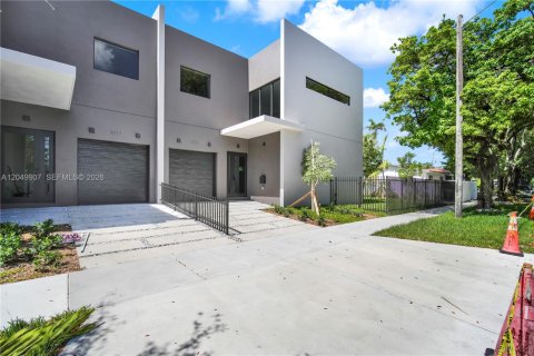 Condo in Miami, Florida, 3 bedrooms  № 2252105