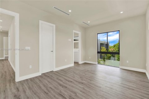 Condo in Miami, Florida, 3 bedrooms  № 2252105 - photo 28