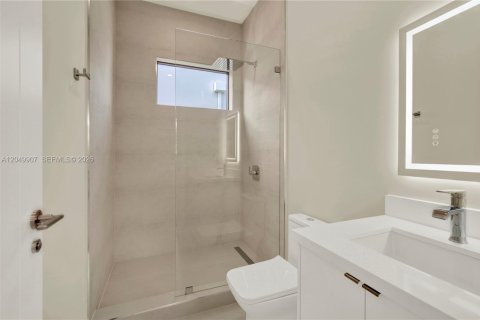 Condo in Miami, Florida, 3 bedrooms  № 2252105 - photo 22
