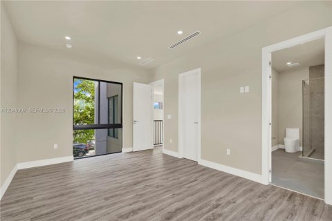 Condo in Miami, Florida, 3 bedrooms  № 2252105 - photo 30