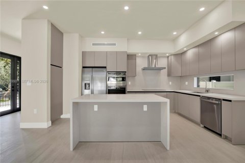 Condo in Miami, Florida, 3 bedrooms  № 2252105 - photo 13