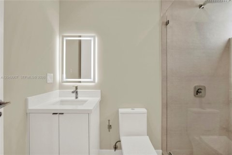Condo in Miami, Florida, 3 bedrooms  № 2252105 - photo 25