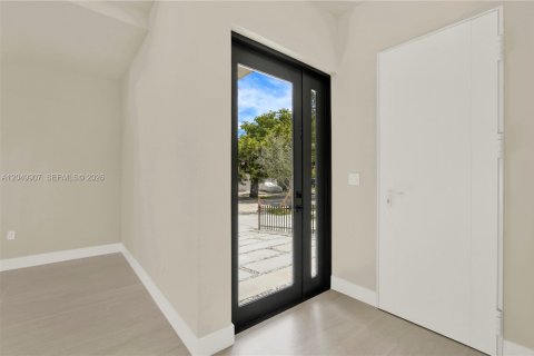 Condo in Miami, Florida, 3 bedrooms  № 2252105 - photo 4