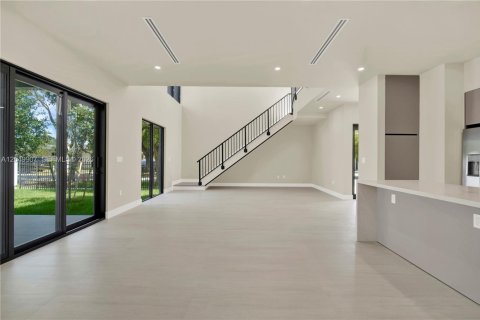 Condo in Miami, Florida, 3 bedrooms  № 2252105 - photo 9