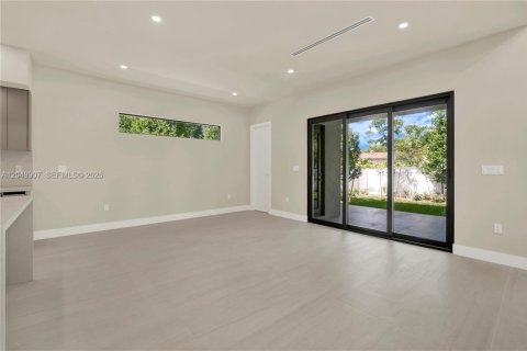 Condo in Miami, Florida, 3 bedrooms  № 2252105 - photo 6