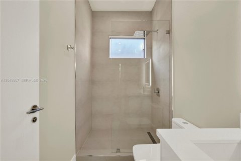 Condo in Miami, Florida, 3 bedrooms  № 2252105 - photo 21