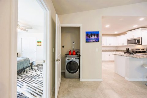 Villa ou maison à vendre à Fort Myers, Floride: 2 chambres, 93.65 m2 № 1894953 - photo 11