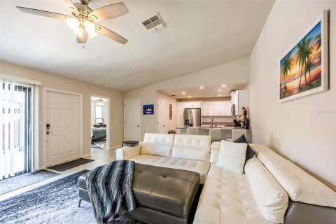 Villa ou maison à vendre à Fort Myers, Floride: 2 chambres, 93.65 m2 № 1894953 - photo 5