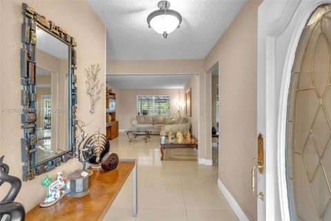 House in Miami, Florida 3 bedrooms, 153.38 sq.m. № 2083617 - photo 4