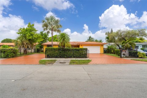 House in Miami, Florida 3 bedrooms, 153.38 sq.m. № 2083617